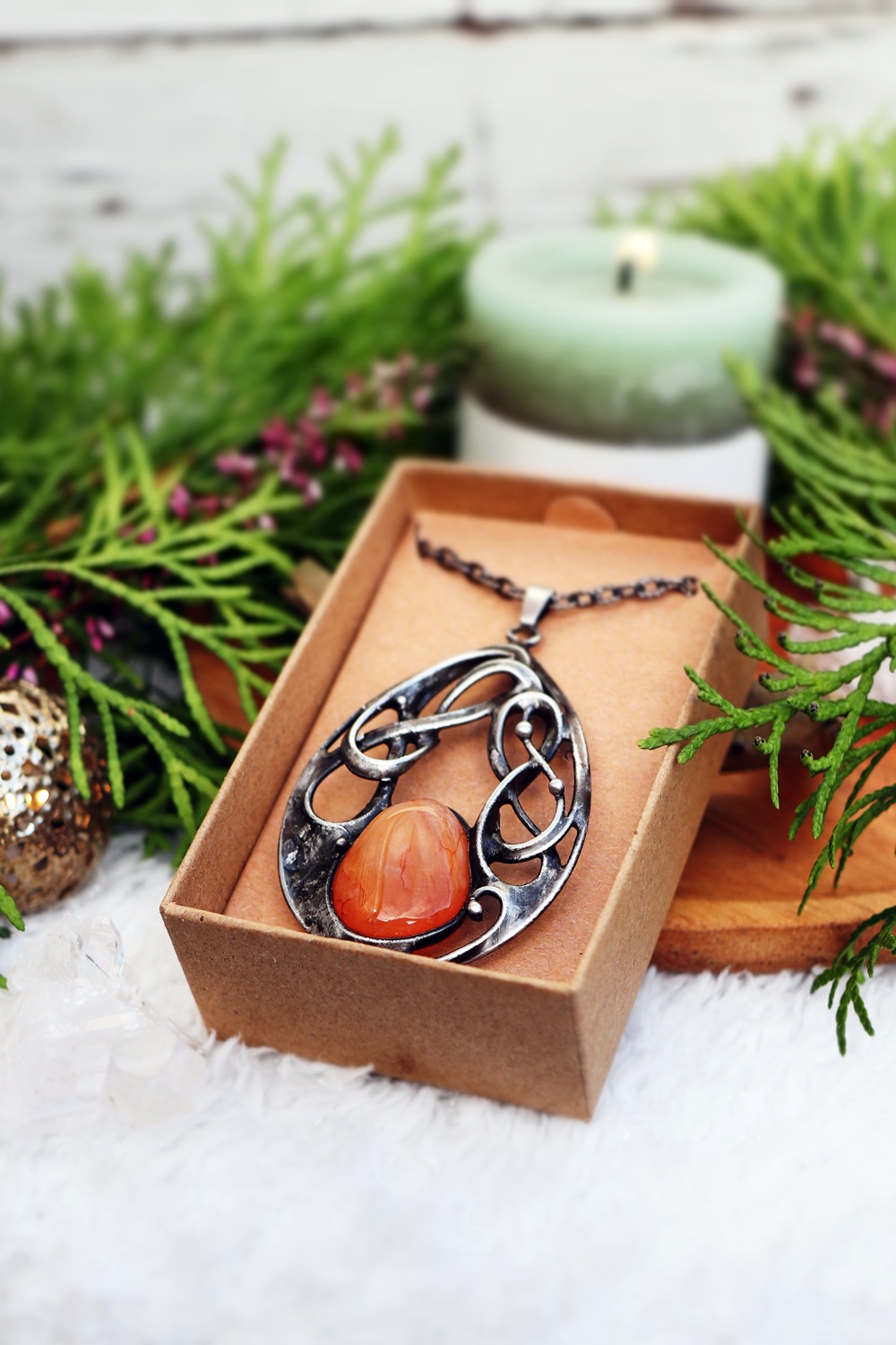 cínovaný náhrdelník s karneolem