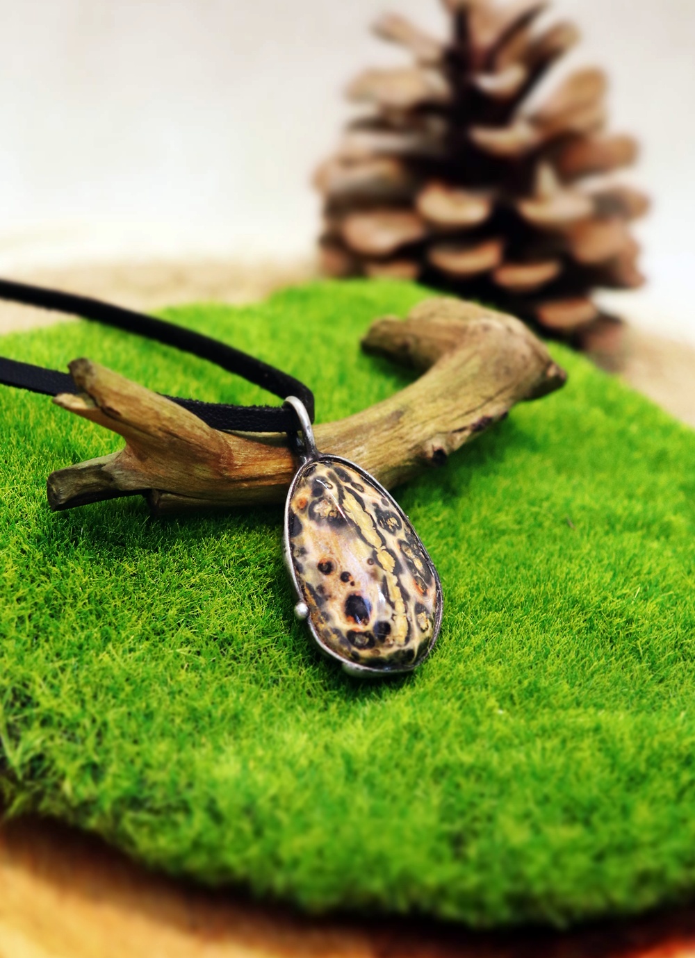 jaspis leopardí přívěsek pro muže