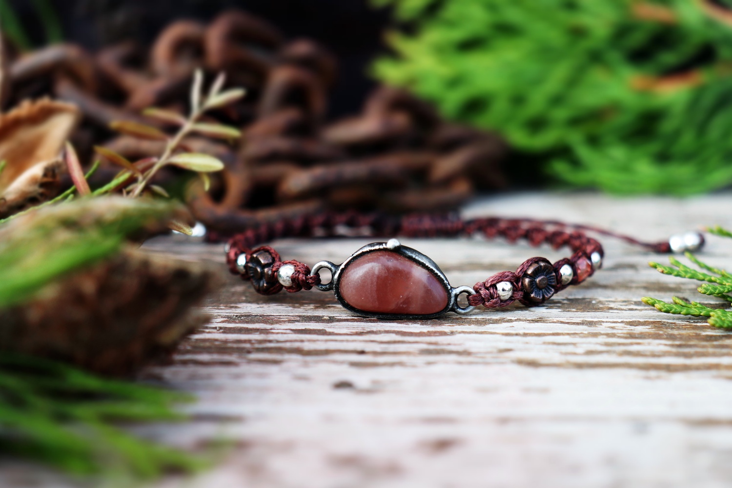 cínovaný náramek s rodochrozitem