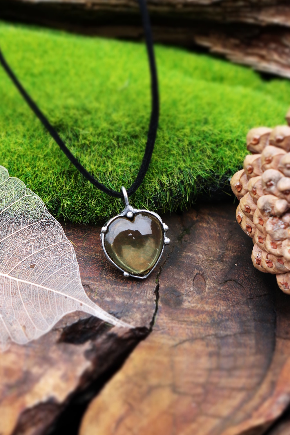 cínovaný šperk citrín