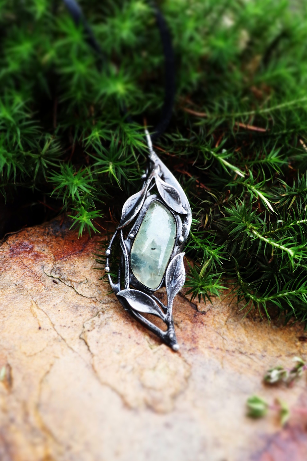 ochranný minerální šperk