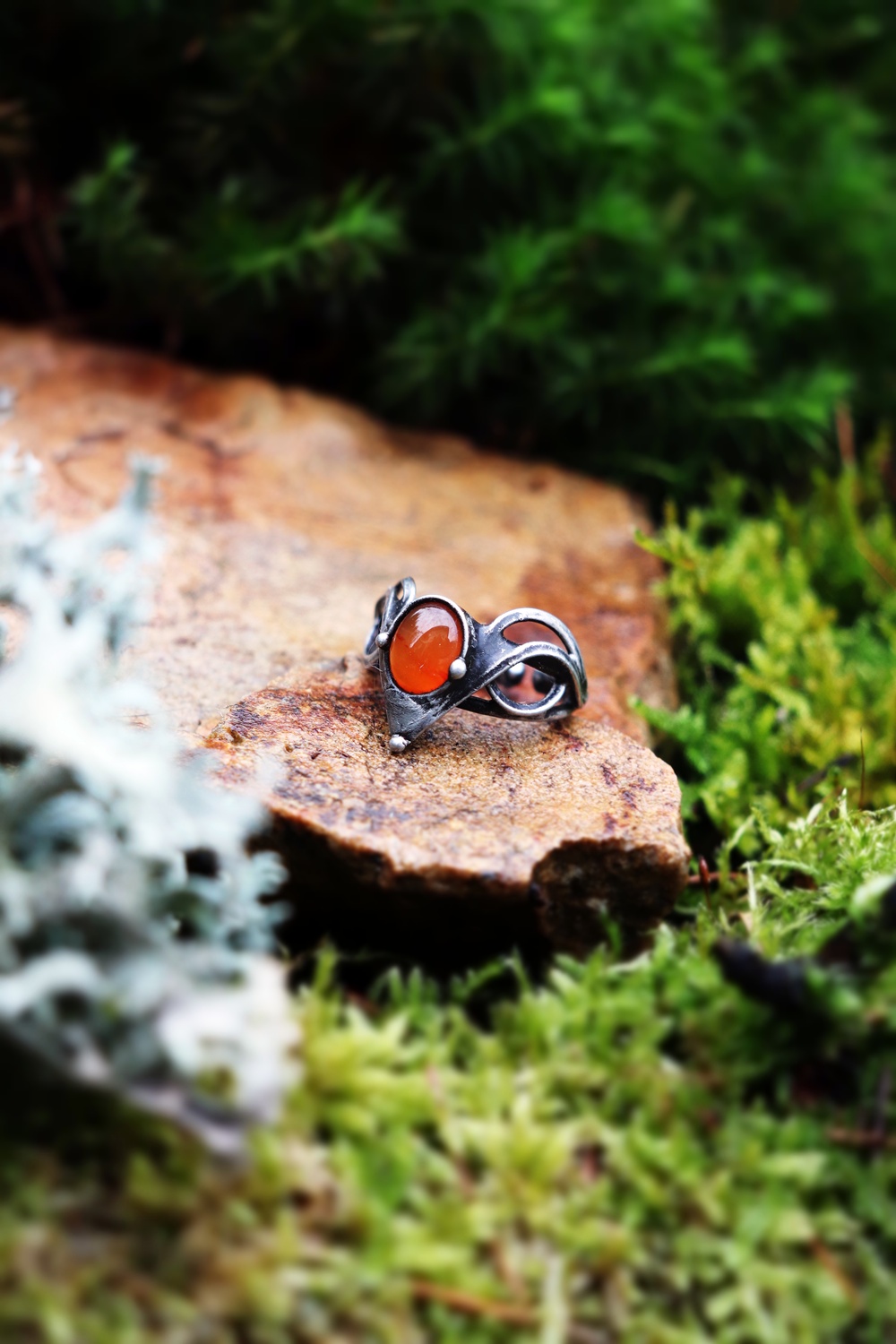 cínovaný prsten karneol