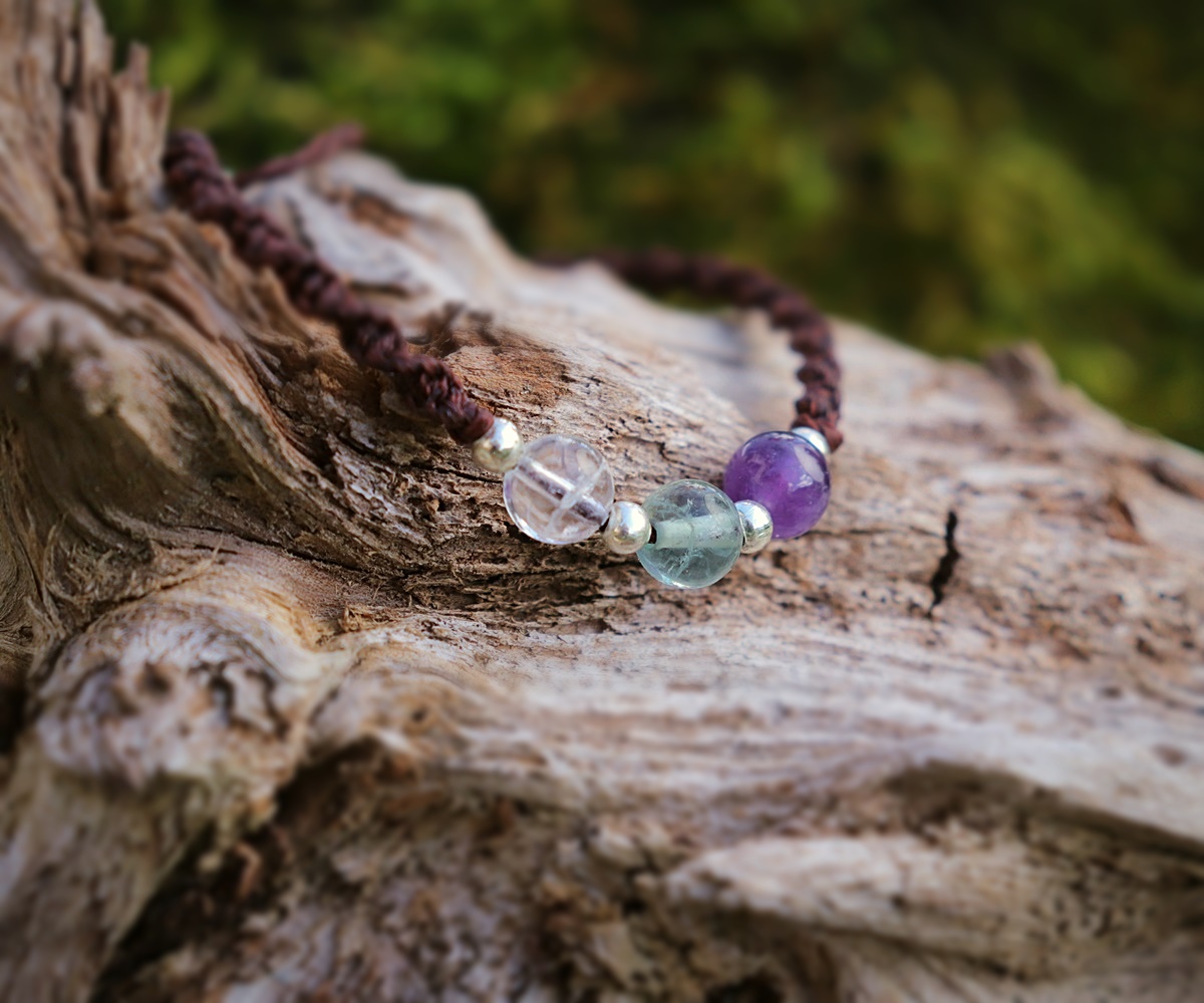 macramé náramek s minerály